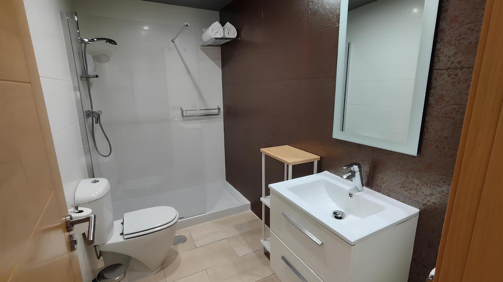 Comforsuite Apartment 2*