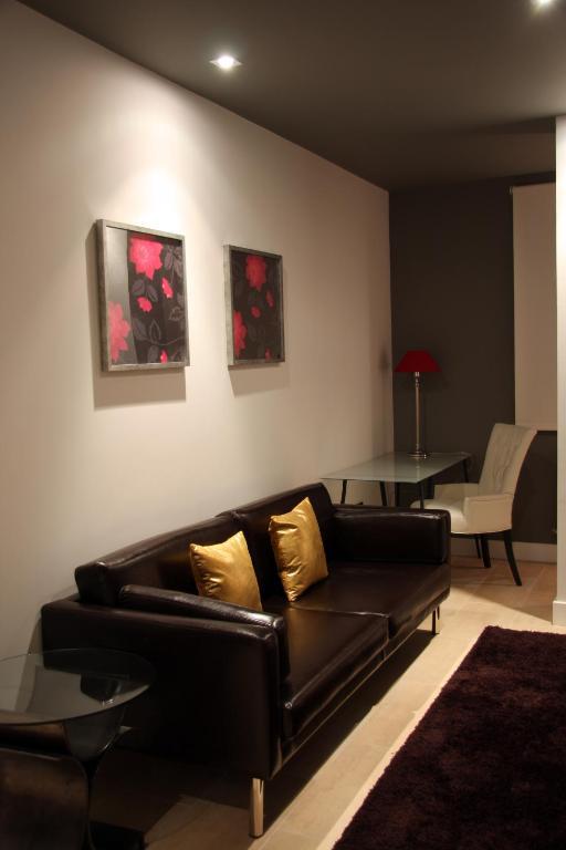 Comforsuite Apartment 2*